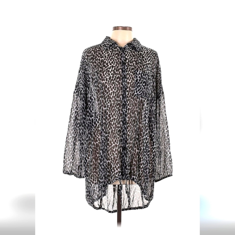 Torrid L 3/4 Sleeve Blouse